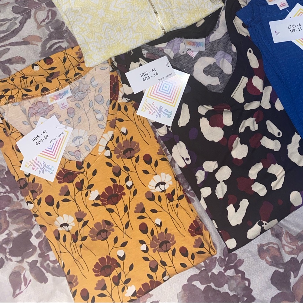 1 nwt Floral iris top LLR